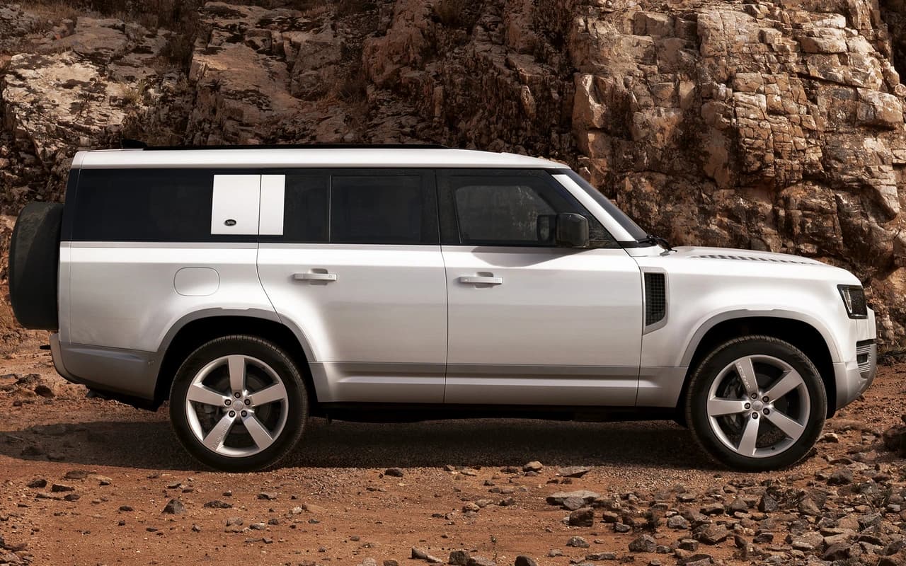 Land Rover Defender 130 (Extended)